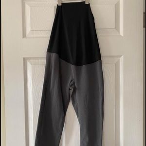 Maternity Workout Capris Size S